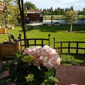 Fleur De Garance Bed & Breakfast